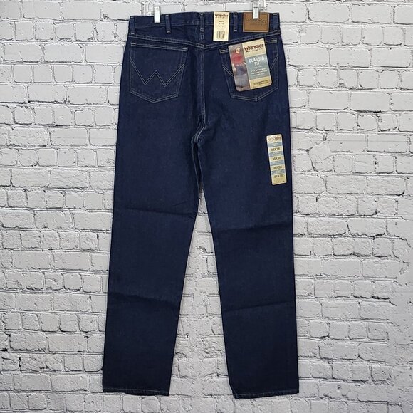 2/$30 Wrangler Rugged Wear Jeans Size 36x36 Classic Fit Denim - Picture 2 of 7